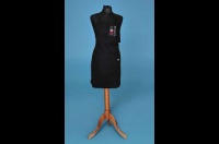 Fartuch czarny  z haftem