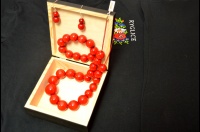 Szkatułka drewniana malowana z biżuterią